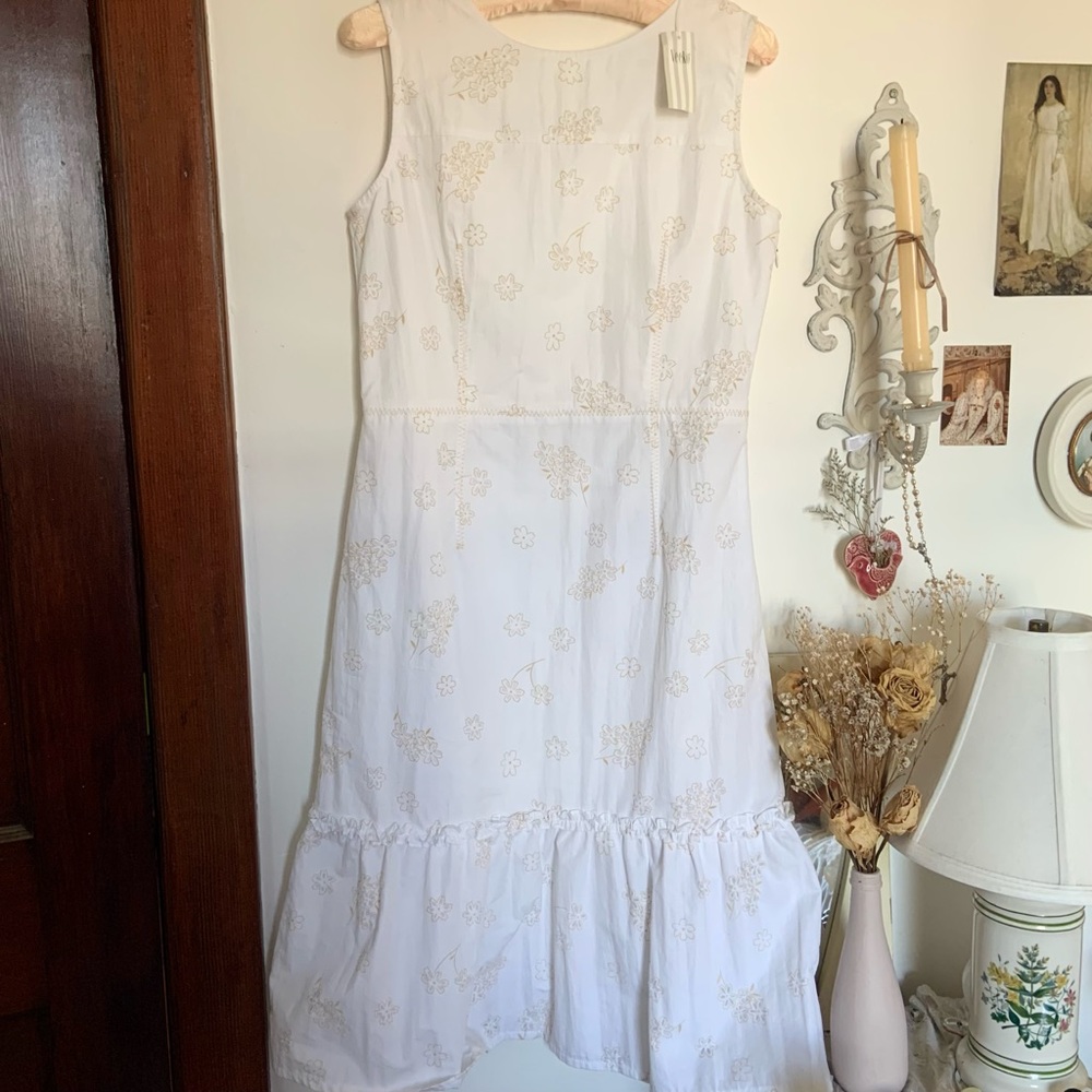 Veeko White floral cottage core cotton dress NWT - Picture 5 of 7